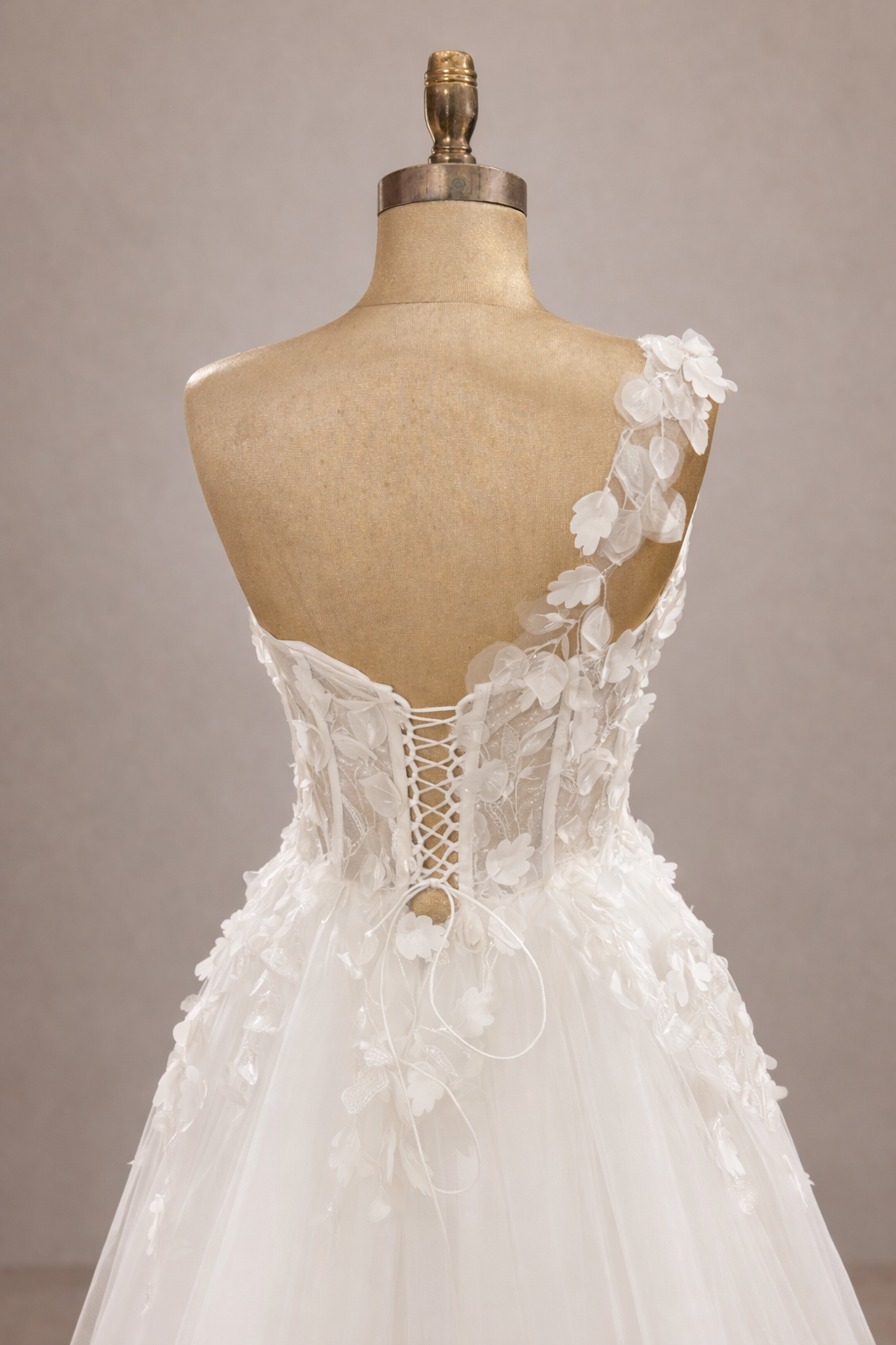 robe de mariée camelia dos corset lacage fleurs 3d