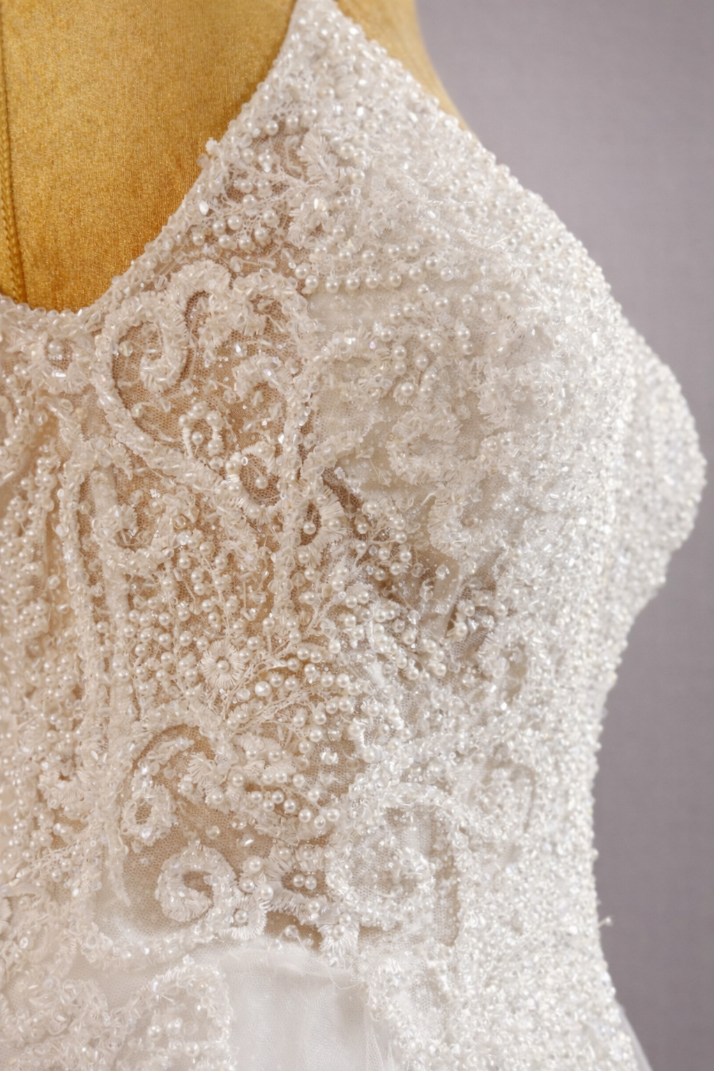 robe de mariée Marie detail dentelle perles bustier